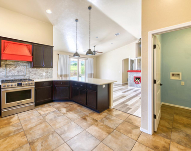 6422 E Saddlehorn Circle - Photo Thumbnail 5