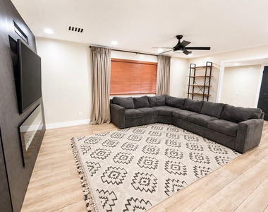 1237 E Riviera Drive - Photo Thumbnail 3