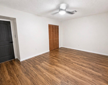 1237 E Riviera Drive - Photo Thumbnail 8
