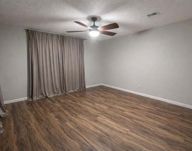 1237 E Riviera Drive - Photo Thumbnail 10