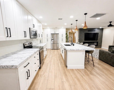 1237 E Riviera Drive - Photo Thumbnail 5