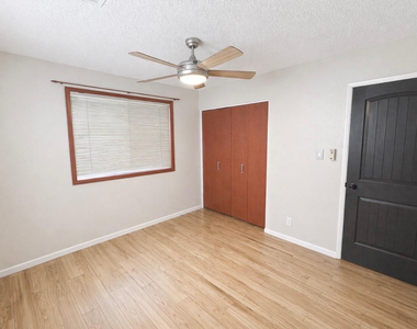 1237 E Riviera Drive - Photo Thumbnail 9