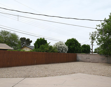 8337 E Meadowbrook Avenue - Photo Thumbnail 17