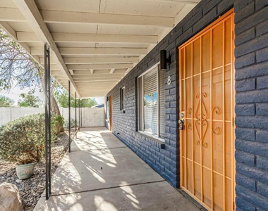 1826 N 51st Street - Photo Thumbnail 2