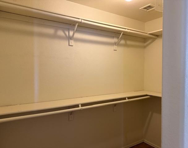 9427 W Ironwood Drive - Photo Thumbnail 12