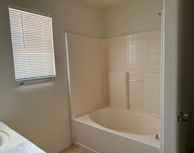 9427 W Ironwood Drive - Photo Thumbnail 28