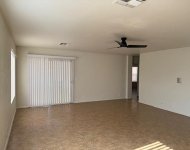 9427 W Ironwood Drive - Photo Thumbnail 6