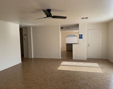 9427 W Ironwood Drive - Photo Thumbnail 25