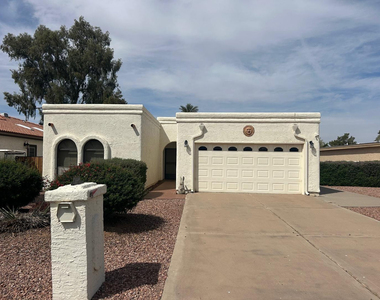 9554 E Fairway Boulevard - Photo Thumbnail 1
