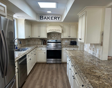 9554 E Fairway Boulevard - Photo Thumbnail 5