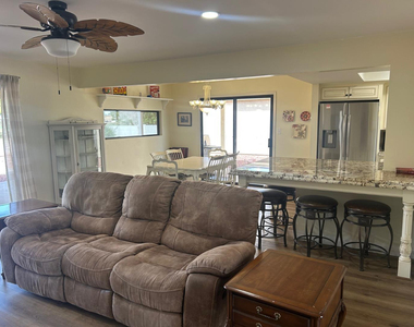 9554 E Fairway Boulevard - Photo Thumbnail 4
