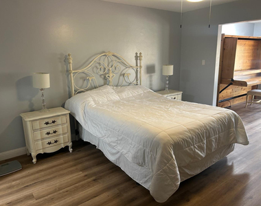 9554 E Fairway Boulevard - Photo Thumbnail 9
