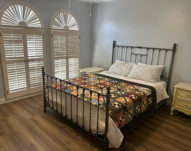 9554 E Fairway Boulevard - Photo Thumbnail 16