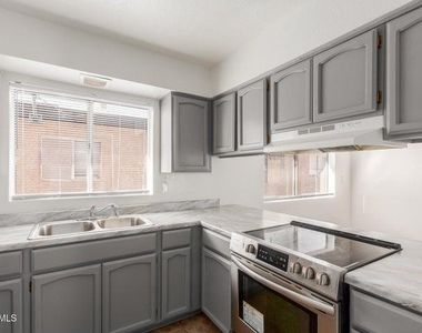 615 N Arrowhead Drive - Photo Thumbnail 6
