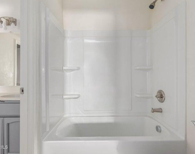 615 N Arrowhead Drive - Photo Thumbnail 12