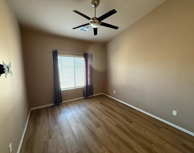 900 S 94th Street - Photo Thumbnail 11