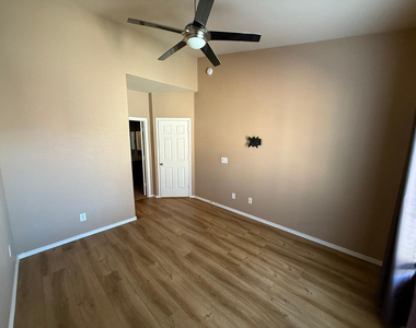 900 S 94th Street - Photo Thumbnail 10