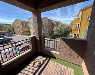 900 S 94th Street - Photo Thumbnail 8