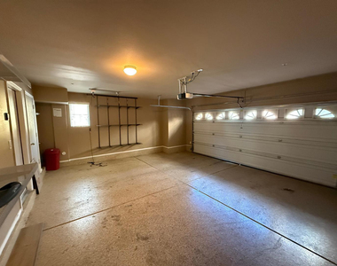 900 S 94th Street - Photo Thumbnail 15