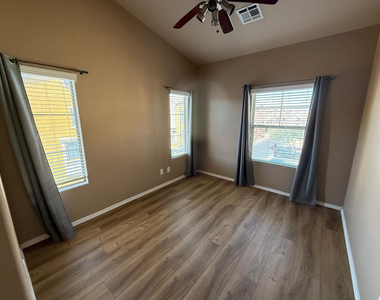 900 S 94th Street - Photo Thumbnail 13