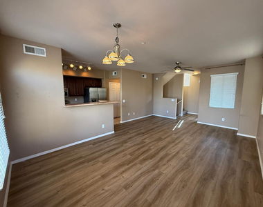 900 S 94th Street - Photo Thumbnail 4