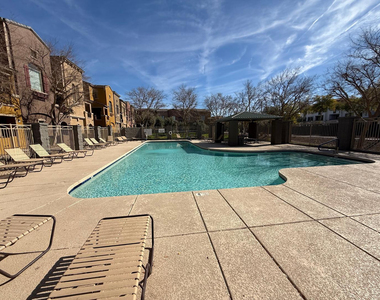 900 S 94th Street - Photo Thumbnail 17