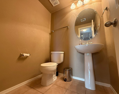 900 S 94th Street - Photo Thumbnail 7