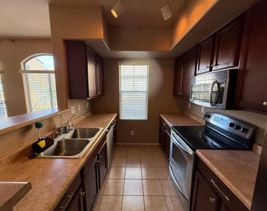 900 S 94th Street - Photo Thumbnail 6