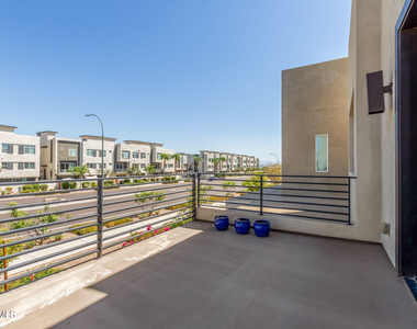 6806 E Orion Drive - Photo Thumbnail 3