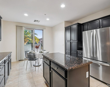 12600 W Rosewood Lane - Photo Thumbnail 12
