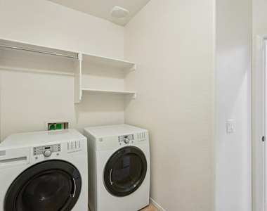 12600 W Rosewood Lane - Photo Thumbnail 14