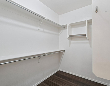 12600 W Rosewood Lane - Photo Thumbnail 23