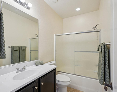 12600 W Rosewood Lane - Photo Thumbnail 15