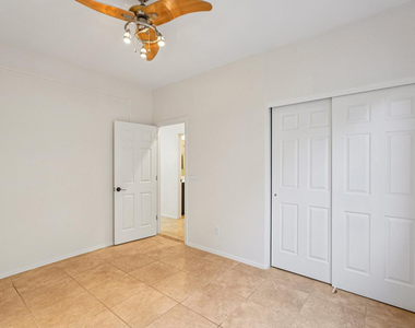 12600 W Rosewood Lane - Photo Thumbnail 18