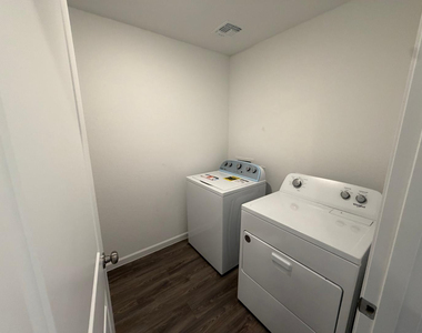 1473 E Jaycie Drive - Photo Thumbnail 44