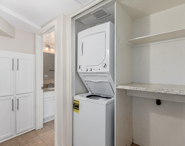 14145 N 92nd Street - Photo Thumbnail 10