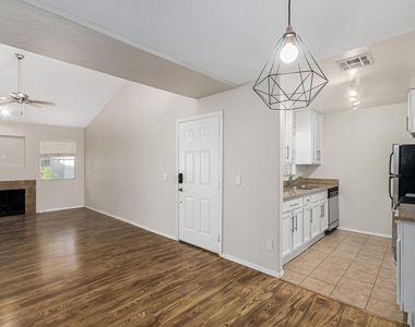 14145 N 92nd Street - Photo Thumbnail 7