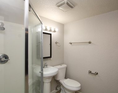1119 N 35th Street - Photo Thumbnail 4