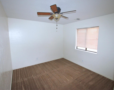 15588 S Yava Road - Photo Thumbnail 5