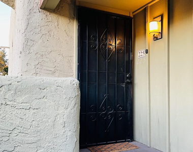 1701 W Tuckey Lane - Photo Thumbnail 10