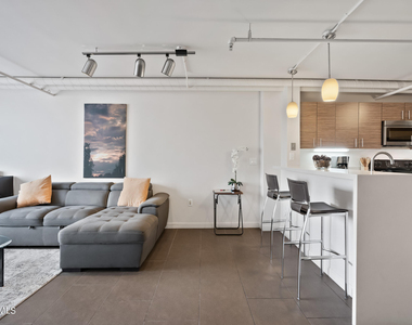 535 W Thomas Road - Photo Thumbnail 15