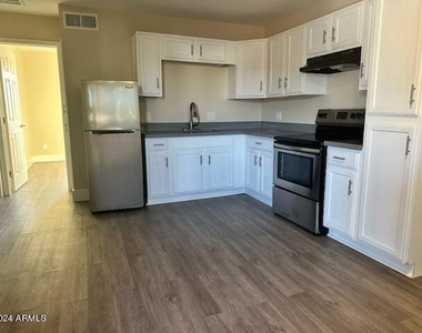 3016 N 37th Street - Photo Thumbnail 1
