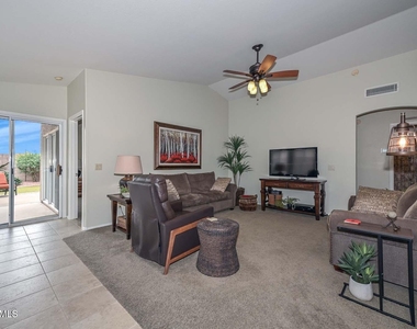 20341 N 105th Avenue - Photo Thumbnail 3