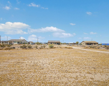 13316 S 190th Avenue - Photo Thumbnail 8