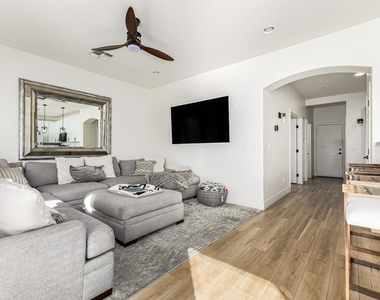 2707 W Lamar Road - Photo Thumbnail 16