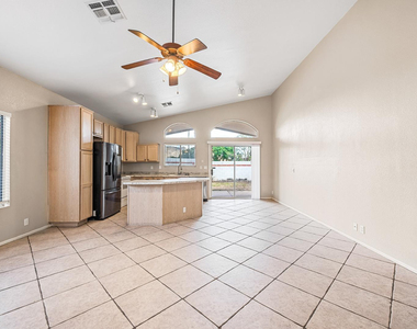 20717 N 59th Drive - Photo Thumbnail 6