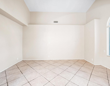 20717 N 59th Drive - Photo Thumbnail 3