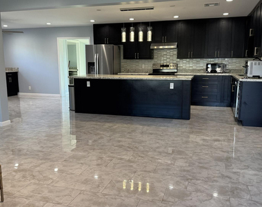6843 E Loma Land Drive - Photo Thumbnail 9