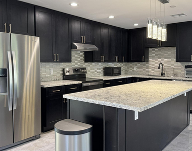 6843 E Loma Land Drive - Photo Thumbnail 8
