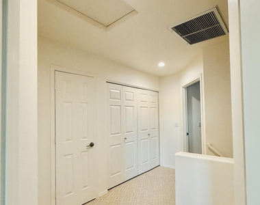 955 W Ensenada Lane - Photo Thumbnail 18
